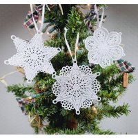 Gestickte Spitzen Stern Ornamente | 3Er Set Weiße Freistehende Spitze von StitchedPrettiesShop