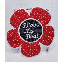 Gestickter Blumen-Becher-Teppich "I Love My Dog' Quilted Snack Mat von StitchedPrettiesShop
