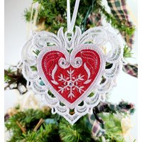 Rote Spitze Herz Ornament Strass Verzierter Filz, Geschenk Der Liebe von StitchedPrettiesShop