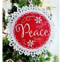 Lace Peace Ornament Roter Filz Mit Strass Lace Peace Ornament Roter Filz Mit Strass von StitchedPrettiesShop