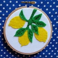 Zitrone Wandbehang. Handgemachte Obst Küche Dekor in Stickerei Reifen von StitchinTimeHoops