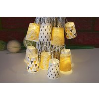 10Er Led Batterie Stoff Lichterkette, in Currygelb Und Graubraun 10Er Led Batterie Stoff Lichterkette, in Currygelb Und Graubraun von Stoeberland