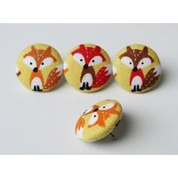 4 Reißzwecken Pins Mit Stoffknöpfe "Minifüchse" von StoffAtelierDesign