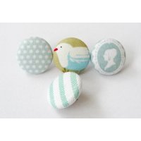 4 Reißzwecken Pins Mit Stoffknöpfe Mix Türkis 4 Reißzwecken Pins Mit Stoffknöpfe Mix Türkis von StoffAtelierDesign