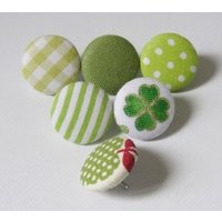 6 Reißzwecken Pins Mit Stoffknöpfe Grüner Mix von StoffAtelierDesign
