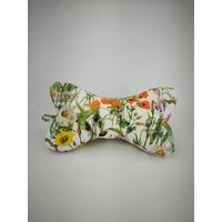 Lesekissen Leseknochen Geburtstag Lagerungskissen Ostern Geschenk Dekoidee - Motiv Mit Blumenwiese/Wiesenblumen Weiss von StoffeAktuell
