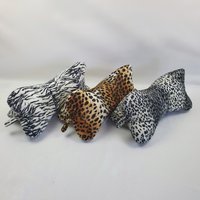 Lesekissen Leseknochen Nackenkissen Animalprint Zebra Leo Geschenk - Ostern Weihnachten von StoffeAktuell