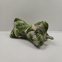 Lesekissen Leseknochen Nackenkissen Muttertag Geschenk Dekoidee - Motiv Mit Palmenblätter/Grün Lesekissen Leseknochen Nackenkissen Muttertag Geschenk Dekoidee - Motiv Mit Palmenblätter/Grün von StoffeAktuell