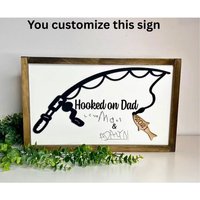 Eingehakt Dad Angelschild | Vatertagsgeschenk Von Kinder Personalisierte Handschrift Geschenk Papa Angeln Dekor Vater Und Sohn von StokesDesignShop