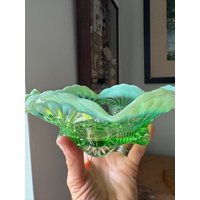 Vintage Glasschale | Opalisierendes Grün Zwei Ton Jefferson Tokyo Herbst Gastgeschenk Kleine Obst Display Hochzeit Handwerker Glas Candy Teller von StoneButtonStudio