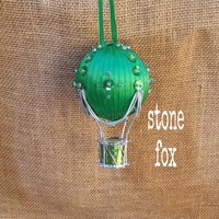 Grüner Heißluftballon Ornament Kelly Bright Green & Silver Ballon Weihnachtsbaum Weihnachten Größe 3 Inch Handmade Dekoration von StoneFoxArts