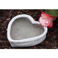 Garten Deko Pflanzschale Herz Massiver Steinguss Frost - Und Wetterfest von StoneandstyleDE