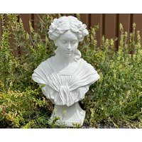 Stone & Style Steinskulptur Büste Antoinette Frau Frostfest Steinfigur Aus Hochwertigem Weißbeton von StoneandstyleDE
