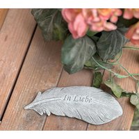 Stoneandstyle Grabschmuck Kleine Engelsfeder Engel "In Liebe", Frostfest Steinguss von StoneandstyleDE