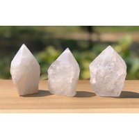 Echte Rohe Bergkristall Punkte Echte Rohe Bergkristall Punkte von StonedInSedona