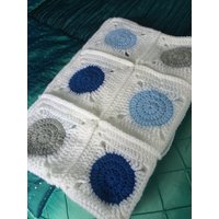 Häkeln Spots Kinderbett Decke von StoryBlankets