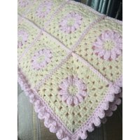 Wunderschöne Häkeln Gänseblümchen Decke von StoryBlankets
