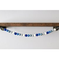 Chanukka Girlande, Chanukah Filz Ball Urlaub Winter Blaue Ombre Dekor von StrandCreativeCo