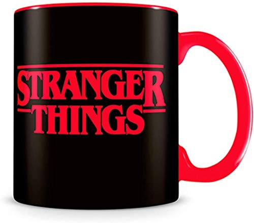 Stranger Things Tasse, 315 Milliliter. von Pyramid International