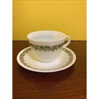Corelle Frühlingsblütentasse Und Untertasse von StreetFaireAntiques