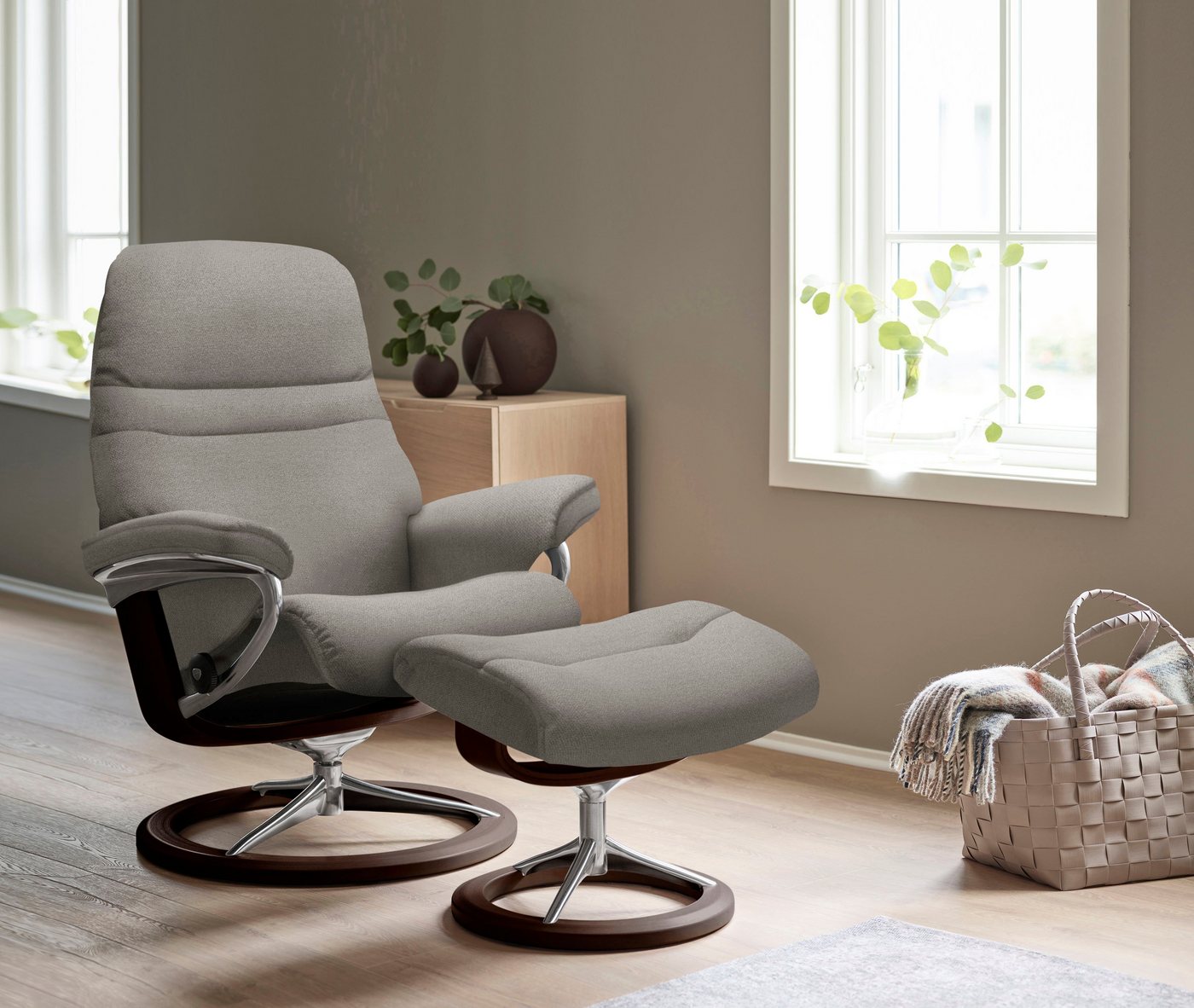 Stressless® Relaxsessel Sunrise (Set, Relaxsessel mit Hocker), mit Signature Base, Größe M, Gestell Braun von Stressless®