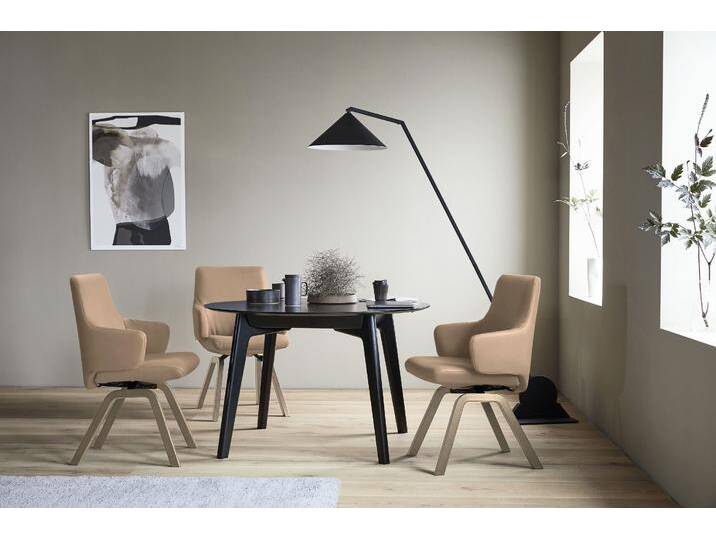 Polsterstuhl STRESSLESS Laurel , braun (latte batick, eiche natur), B:58cm H:92cm T:59cm, Leder BATICK: BATICK ist ein leicht korrigiertes, durchgefärbtes und genarbtes Möbelleder, bei dem die meisten Unebenheiten und Spuren in der Regel entfernt wurden., Stühle, Low Back mit Armlehne, Größe L, mit schräggestellten Beinen in Eiche von Stressless