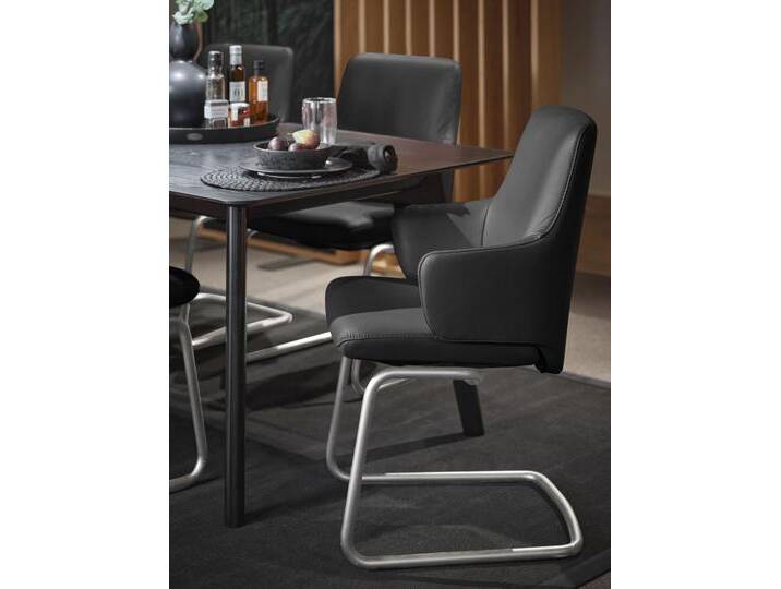 Polsterstuhl STRESSLESS Laurel , schwarz (schwarz batick, schwarz matt), B:58cm H:92cm T:60cm, Leder BATICK: BATICK ist ein leicht korrigiertes, durchgefärbtes und genarbtes Möbelleder, bei dem die meisten Unebenheiten und Spuren in der Regel entfernt wurden., Stühle, Low Back mit Armlehne, Größe L, mit Beinen aus Stahl in Schwarz matt von Stressless