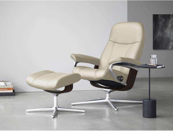 Relaxsessel STRESSLESS Consul , beige (cream batick), B:91cm H:102cm T:79cm, Leder BATICK: BATICK ist ein leicht korrigiertes, durchgefärbtes und genarbtes Möbelleder, bei dem die meisten Unebenheiten und Spuren in der Regel entfernt wurden., Sessel, mit Hocker, mit Cross Base, Größe S, M & L, Holzakzent Braun von Stressless