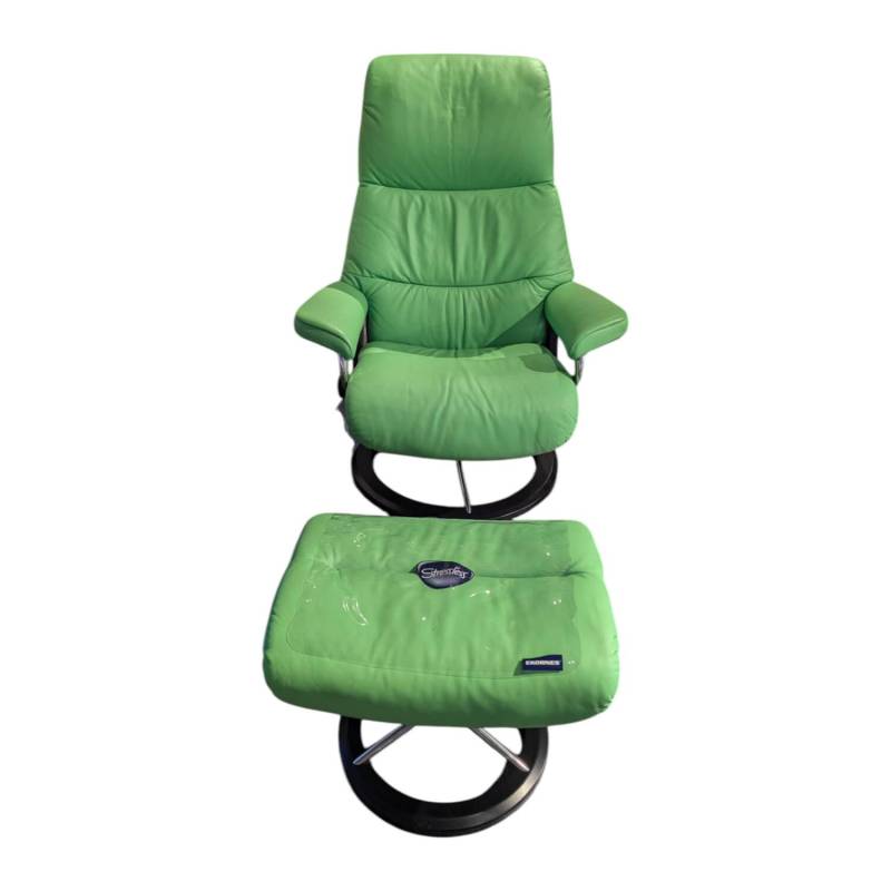 Sessel View Leder Paloma Summer Green Grün Gestell Signature Chrome Mit Hocker von Stressless