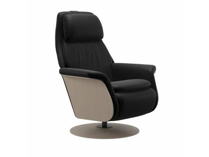 Stressless Sam Relaxsessel optional mit Akku, Heizung und Massagefunktion - Leder Batick Black , Eiche Whitewash , Motor & Akku, Modern, Skandinavisch, Heizfunktion, Massagefunktion, automatische Fußteilverstellung, automatische Kopfteilverstellung, automatische Relaxfunktion, automatische Rückenteilverstellung von Stressless