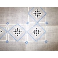 Leinendecke Gestickt in Hardanger Technik von StrickundCo
