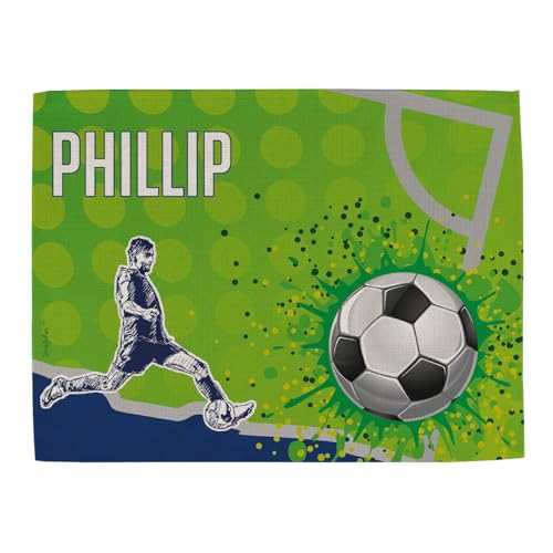Striefchen® Platzdeckchen für Jungen mit verschiedenen Motiven und Wunschname Fussballer von Striefchen