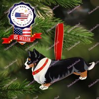 Handbemalter Welsh Corgis Tri-Color Stehend Holz Weihnachtsschmuck, Hunde Geschenk von StrikeAutoDeal