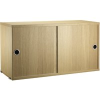 String Furniture - Schrank mit Schiebetüren von String Furniture