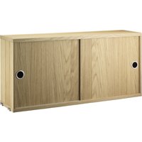 String Furniture - Schrank mit Schiebetüren von String Furniture