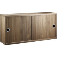 String Furniture - Schrank mit Schiebetüren von String Furniture