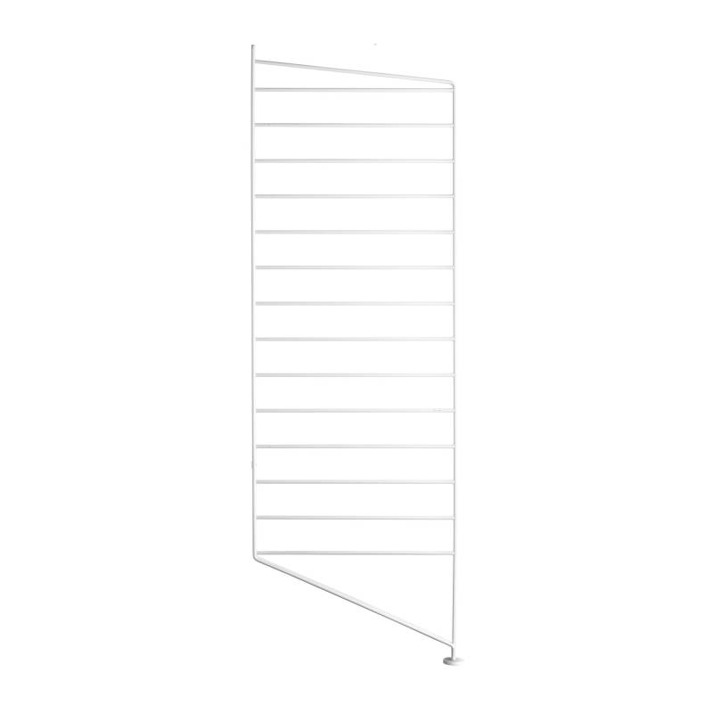 String Furniture - String System Bodenleiter 85x30cm - weiß/pulverbeschichtet/85x30cm von String Furniture