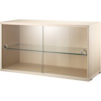 String - Vitrinenschrank mit Schiebetüren in Glas 78 x 30 cm, Esche von String Furniture