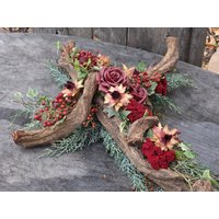 Gesteck Mit Wachsrosen/Allerheiligengesteck Grabgesteck Grabschmuck Trauerfloristik Trauerkreuz von Stroblume