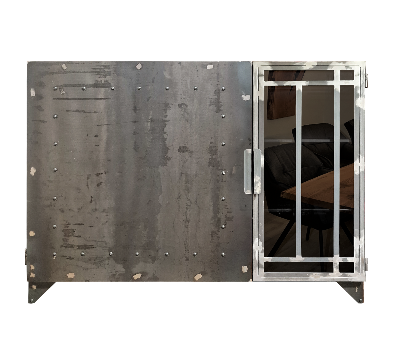 INDUSTRIAL LOFT - massive Kommode aus Stahl und Glas 01 von Strongroom