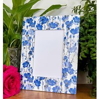 Blauer Bilderrahmen Aus Holz, Shabby Chic Blau Weißes Blumendekor von StuckwithloveDesigns
