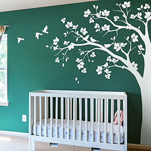 Große Ecke Baum Wandaufkleber Wandtattoo mit großen Blüten, Vögel und Blätter Kinderzimmer Wandkunst Aufkleber Wandbild 087 (Äste nach links, Alles in Weiß) von Studio Quee