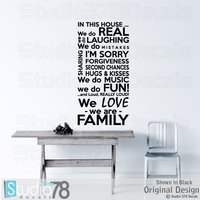 Familie Regeln Vinyl Wandtatko | in Diesem Haus Tun Wir U-Bahn Kunst Hausordnung Familientattat Schriftzug 18x36 von Studio378Decals