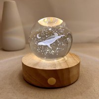 Walkugel Nachtlicht, Gravur Fisch Mond Kugel Lampe, Schneekugel Erinnerungsgeschenk, Raumdekoration, Süßes Baby Geschenk, Ostertisch Nachtlampe von StudioAgnesCappadoro