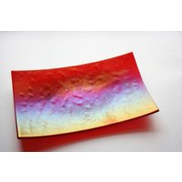 Servierplatte Aus Geschmolzenem Glas Irisierendes Rot, Gold Starburst, Metallic Bronze von StudioAtPennyLane