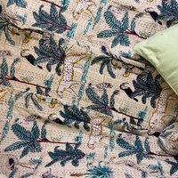 Beige Wild Jungle Kantha Quilt Queen Reine Baumwolle Decke Tagesdecke Bettdecke Boho Gudari von StudioNakro