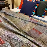 Grau Vintage Patchwork Kantha Quilt Königin Seide Decke Tagesdecke Bettüberwurf Boho von StudioNakro