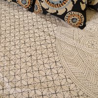 Schwarz Filigraner Kantha Blumen Quilt Queen Pure Cotton Überwurf Decke Tagesdecke Bettbezug Boho Gudari Geschenk von StudioNakro