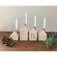 Holzhaus Dekohäuschen Adventskerzen | Adventskranz Kerzenständer Personalisierbar Wood-Set Holzhaus Dekohäuschen Adventskerzen | Adventskranz Kerzenständer Personalisierbar Wood-Set von StudioRosen