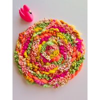Mai Tai 14-Zoll-Rundgewebter Wandbehang von StudioSeespriya